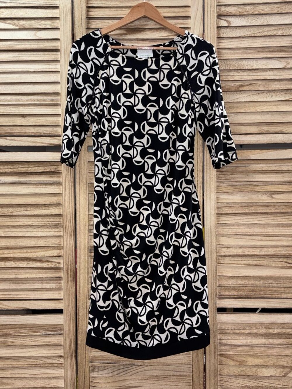 Donna Morgan Cream & Black Geometric Print Sheath Dress Size 8